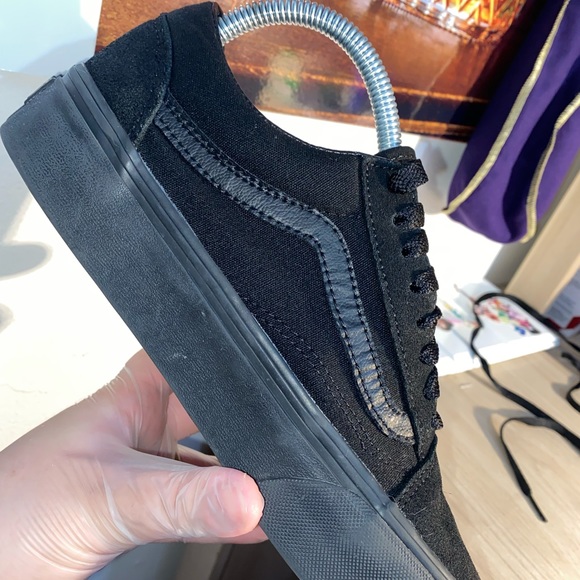 All black vans. Thick soles. Size 7.5 men’s 9 women’s barely worn. Authentic! - Picture 4 of 12